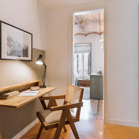 Feliu - 2 Bedrooms In Eixample Dreta Apartamento
